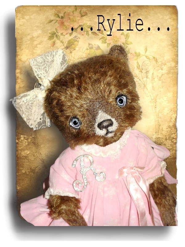 Rylie  - Handmade Teddy Bears, Mohair Teddy Bears, Artist Teddy Bears by Award Winning Artist Denise Purrington